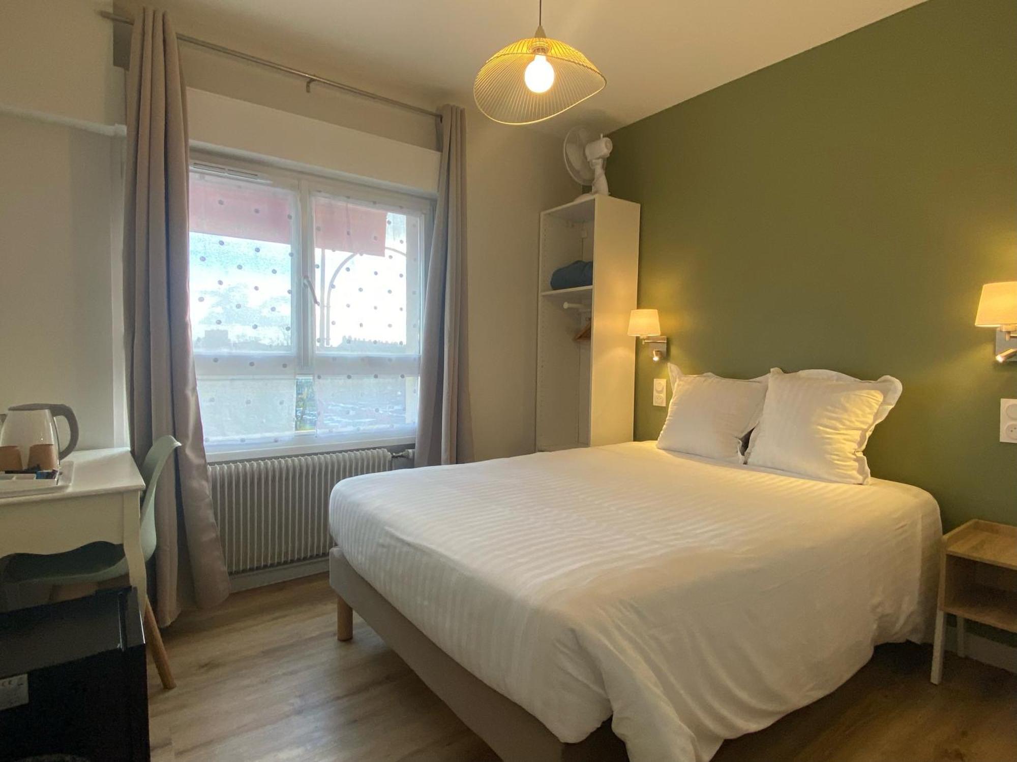 Hotel De Bretagne Fougères エクステリア 写真