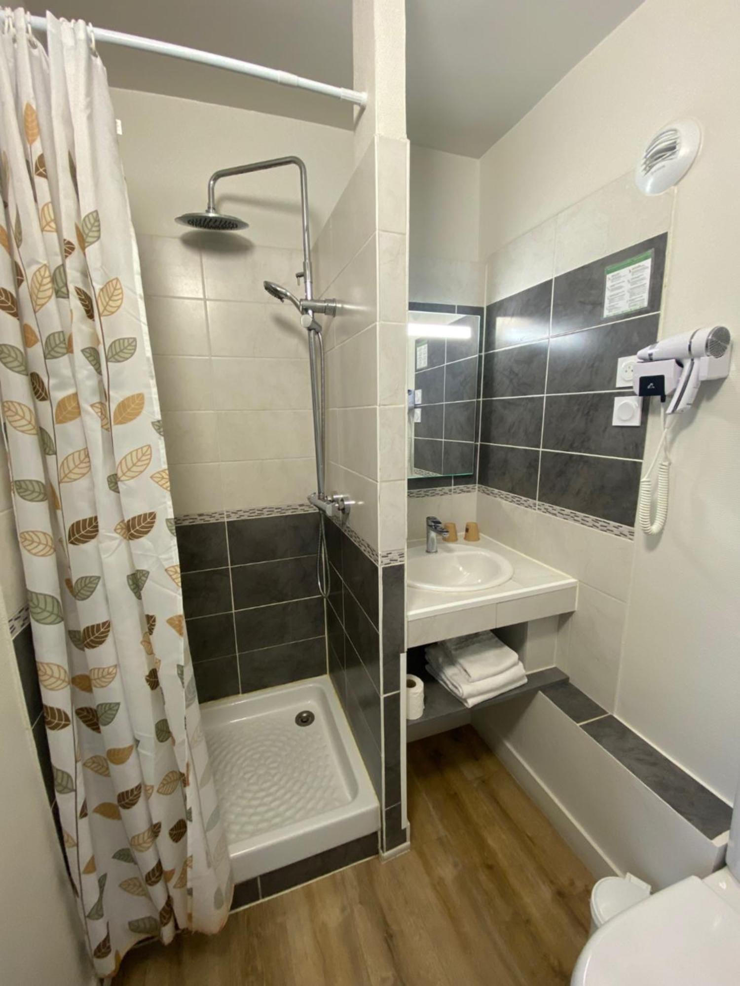 Hotel De Bretagne Fougères エクステリア 写真
