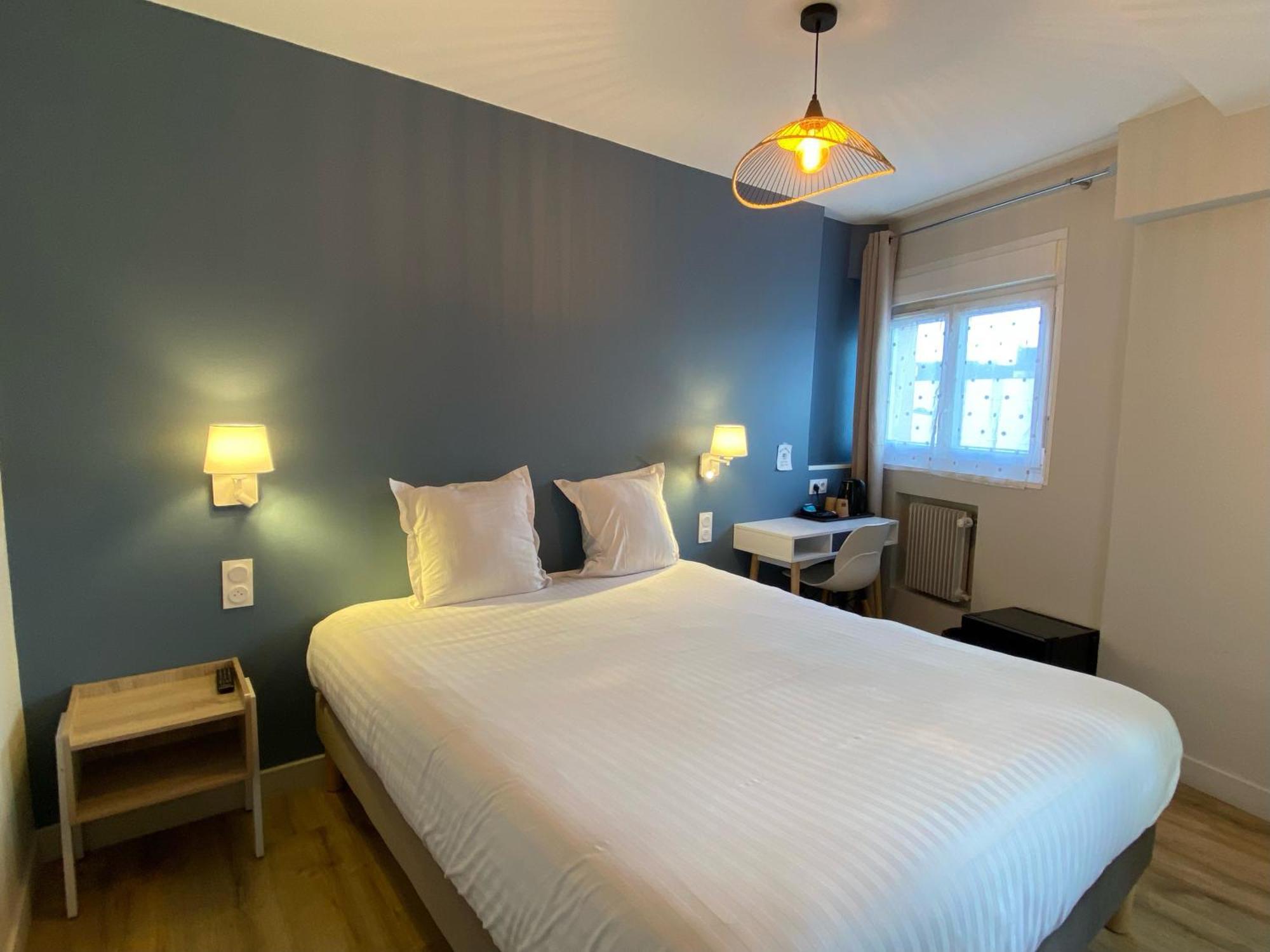 Hotel De Bretagne Fougères エクステリア 写真
