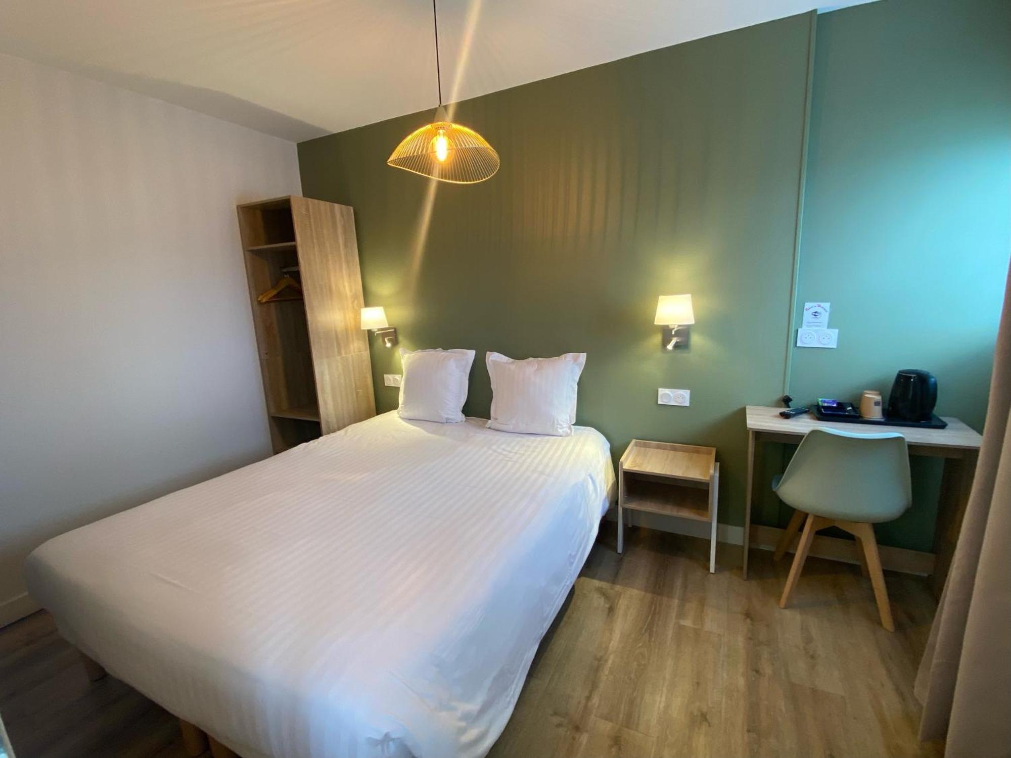 Hotel De Bretagne Fougères エクステリア 写真