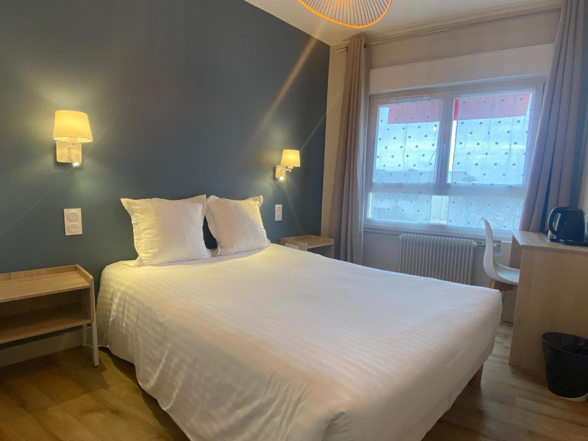 Hotel De Bretagne Fougères エクステリア 写真