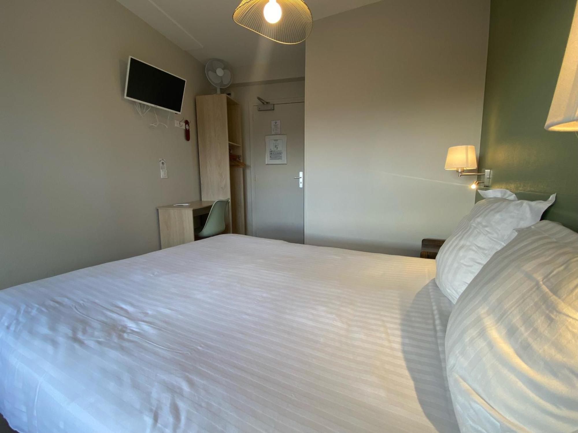 Hotel De Bretagne Fougères エクステリア 写真